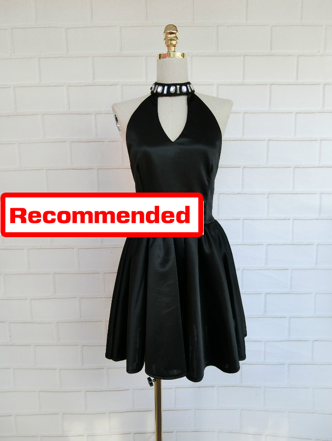 ชุดเดรสแนวเซ็กซี่โชว์หลัง ถักรูปหอไอเฟล รหัส 1743