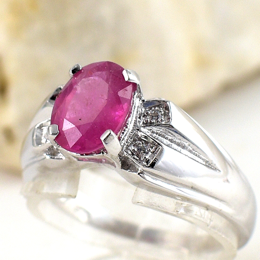 แหวนเงินแท้ราคาถูกชุบทองคำขาว ทับทิมแท้ 1.60 กะรัต เพชรCZ 0.04 กะรัต งานประณีตสวยงาม สั่งผลิตค่ะ