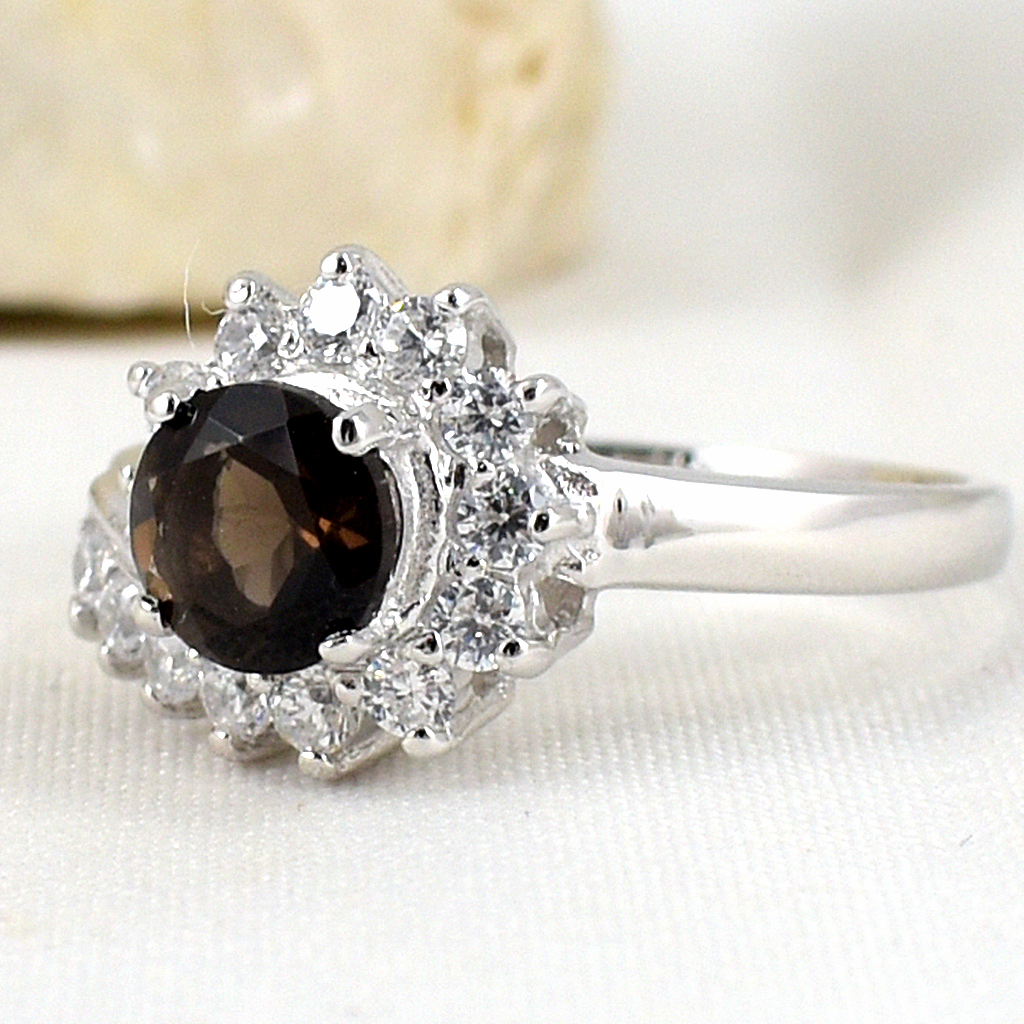 แหวนเงินแท้ราคาถูกชุบทองคำขาว พลอยแท้สโมกกี้ควอทซ์ 0.77 กะรัต เพชรCZ 0.42 กะรัต งานประณีตสวยงาม สั่งผลิตค่ะ