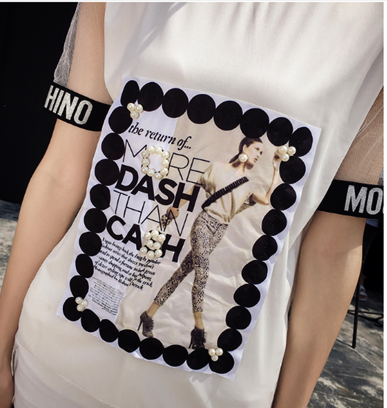 เสื้อแฟชั่นแขนสั้น แต่งแขนพิมพ์MOSCHINOแต่งมุกสวยสไตล์เกาหลี รหัส 1383