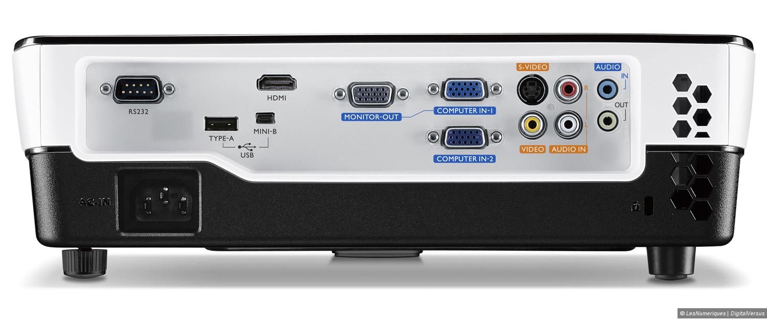 BENQ TH681 ความสว่าง(ANSI Lumens) 3,000 ความละเอียด(พิกเซล)1920x1080(FULL HD) ค่า Contrast เท่ากับ 10,000:1