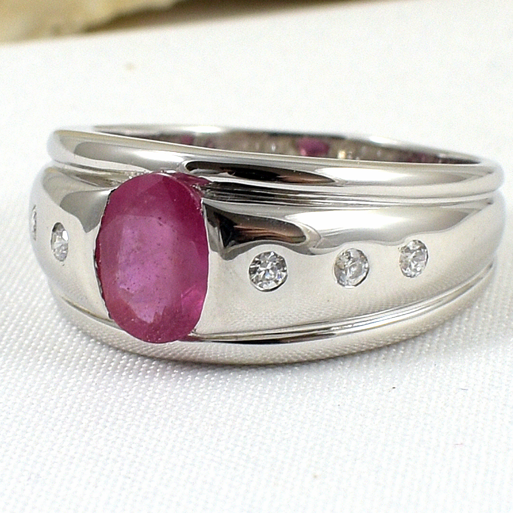 แหวนเงินแท้ราคาถูกชุบทองคำขาว พลอยแท้ทับทิม 1.68 กะรัต เพชรCZ 0.15 กะรัต งานประณีตสวยงาม สั่งผลิตค่ะ