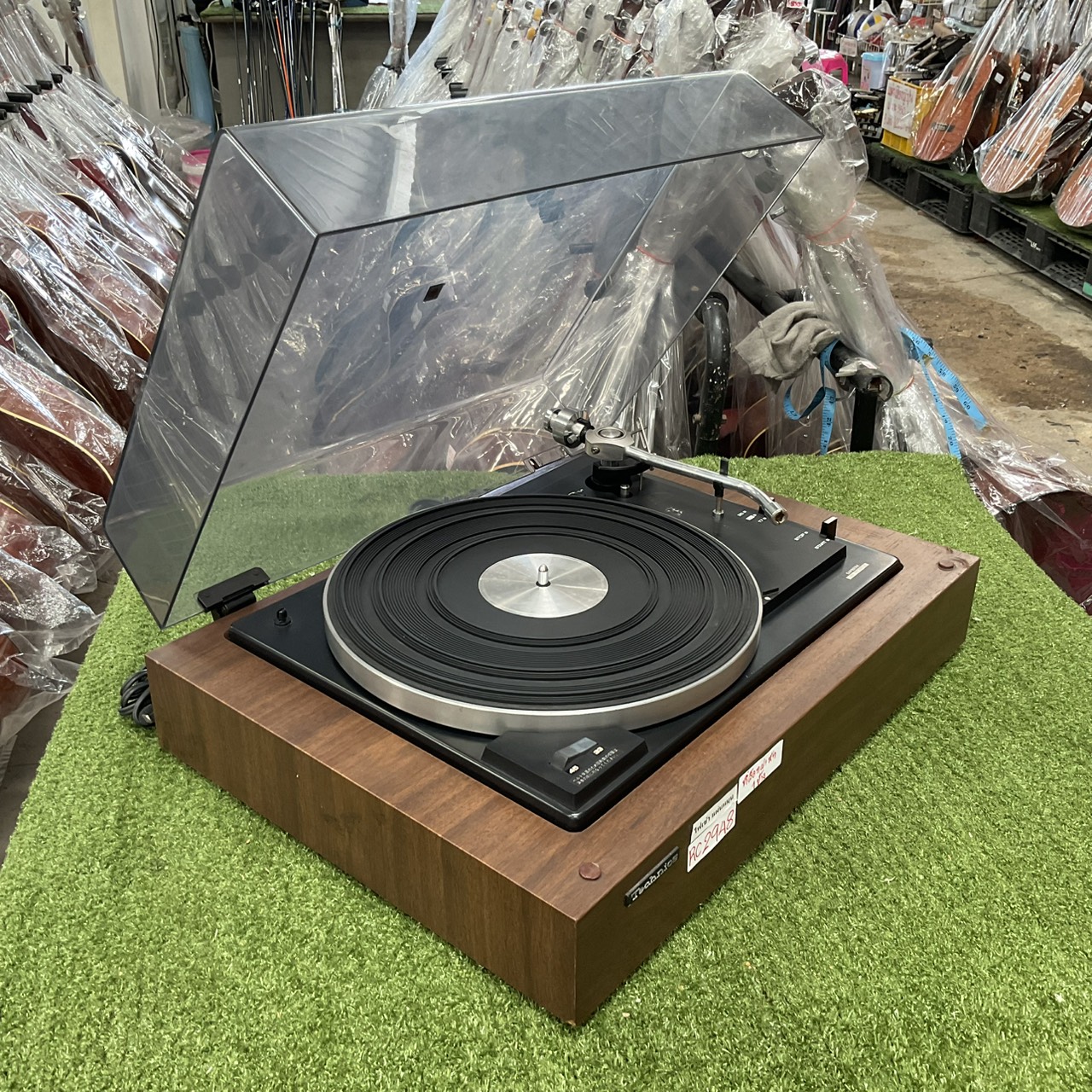 เครื่องเล่นแผ่นเสียง Technics