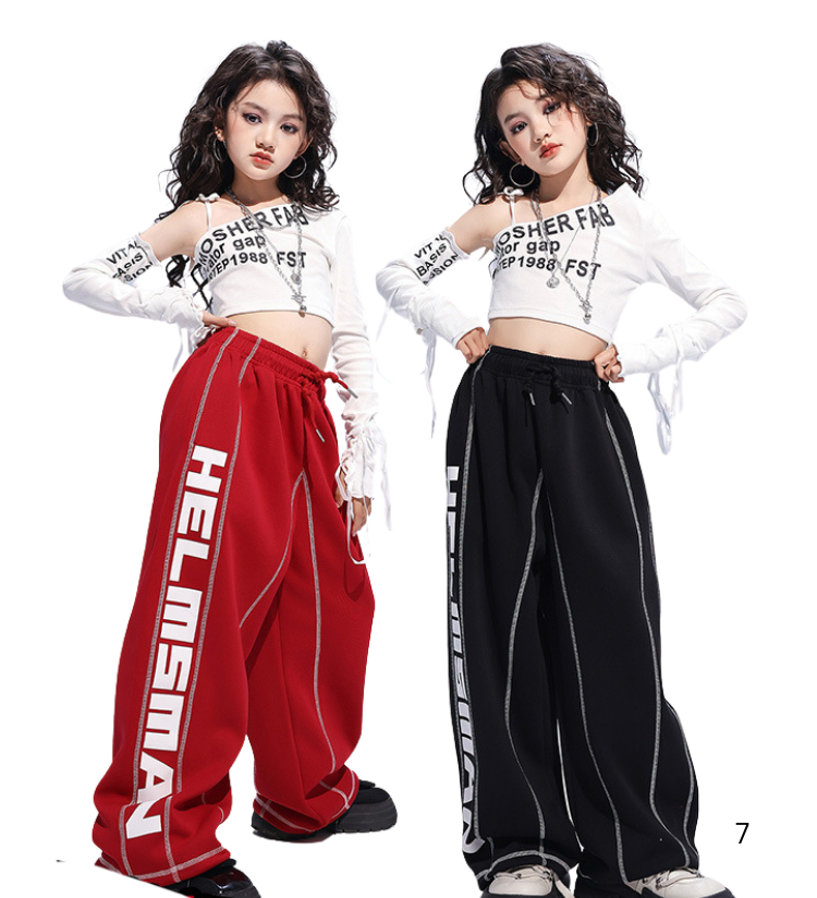 ชุดเต้น เซ็ตเสื้อปาดไหล่ พร้อมปลอกแขน โทนลายสก๊อต ดำแดง