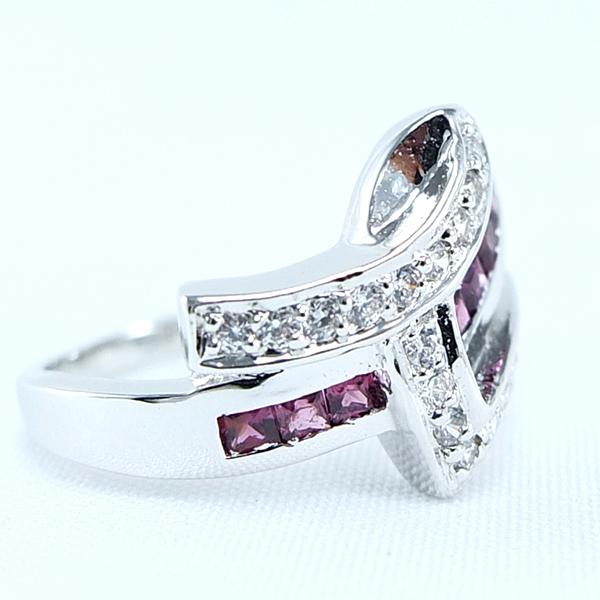 แหวนเงินแท้ราคาถูกชุบทองคำขาว พลอยแท้โรโดไลท์การ์เน็ต 0.42 กะรัต เพชรCZ 0.18 กะรัต งานประณีตสวยงาม สั่งผลิตค่ะ