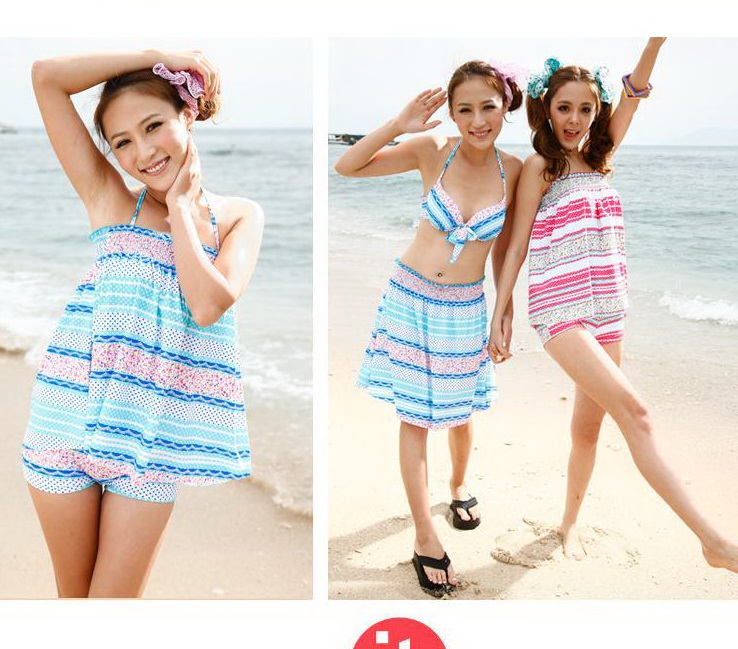 ชุดว่ายน้ำไซส์เล็ก เซต 3 ชิ้น สีฟ้า รอบอก 30-32 กางเกง เอว26-30 สะโพก 36-40 นิ้ว ค่ะ