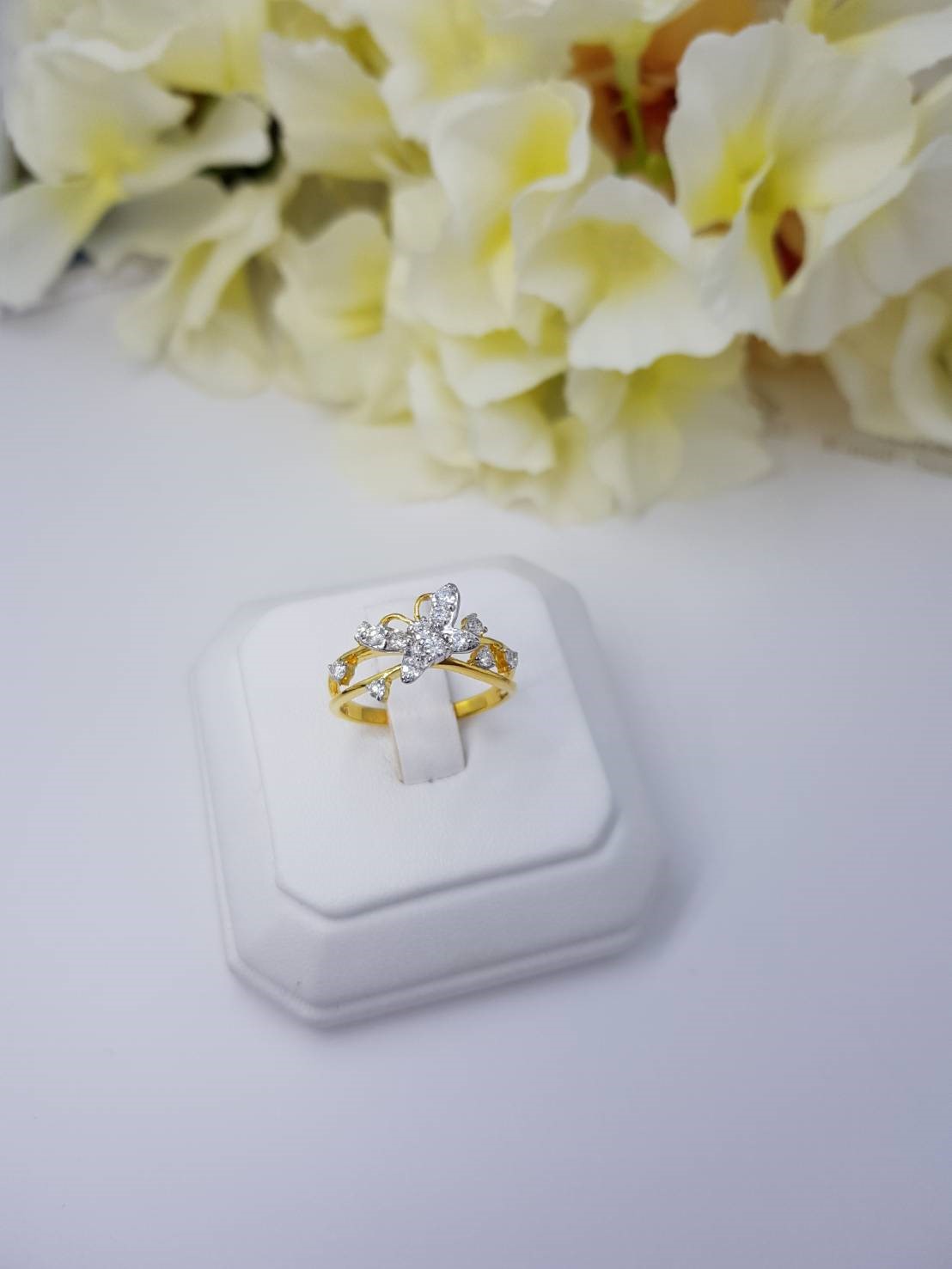 สั่งผลิตเพชรเบลเยี่ยมคัท แหวนแต่งงาน แหวนหมั้น ใส่เที่ยว ออกงาน แหวนทองคำ 18K เพชรแท้ 0.39 กะรัต 2.91 กรัม น้ำ 99 ราคาถูกมาก มีใบรับประกันค่ะ