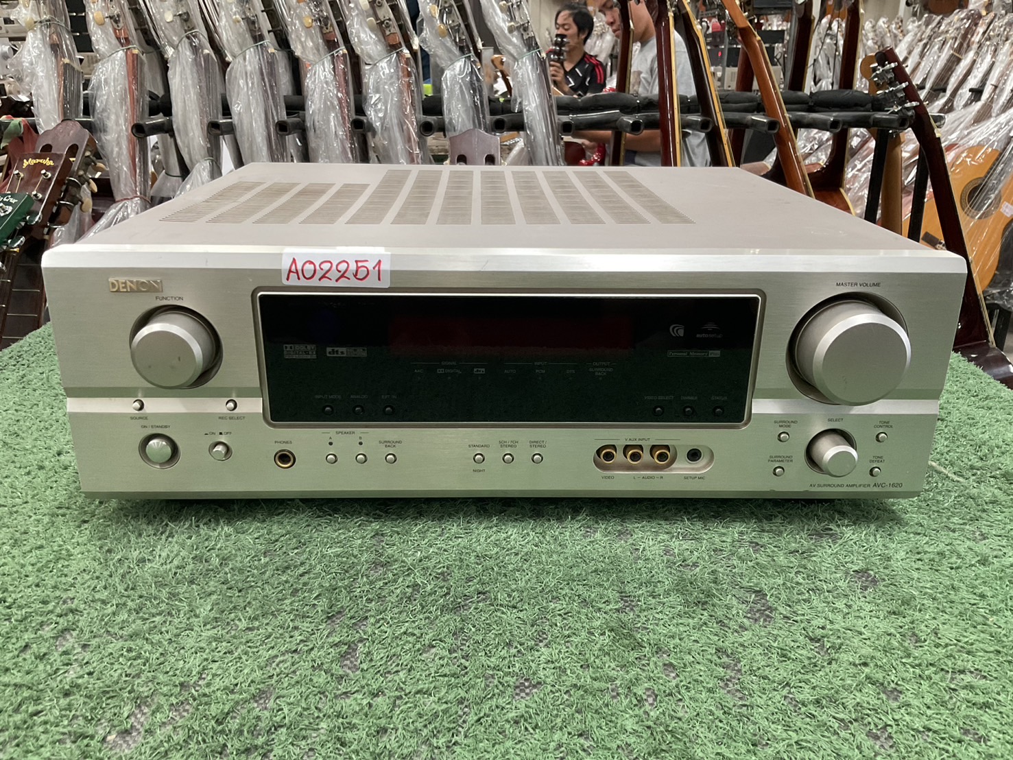 เครื่องขยายเสียง DENON : AVC-1620