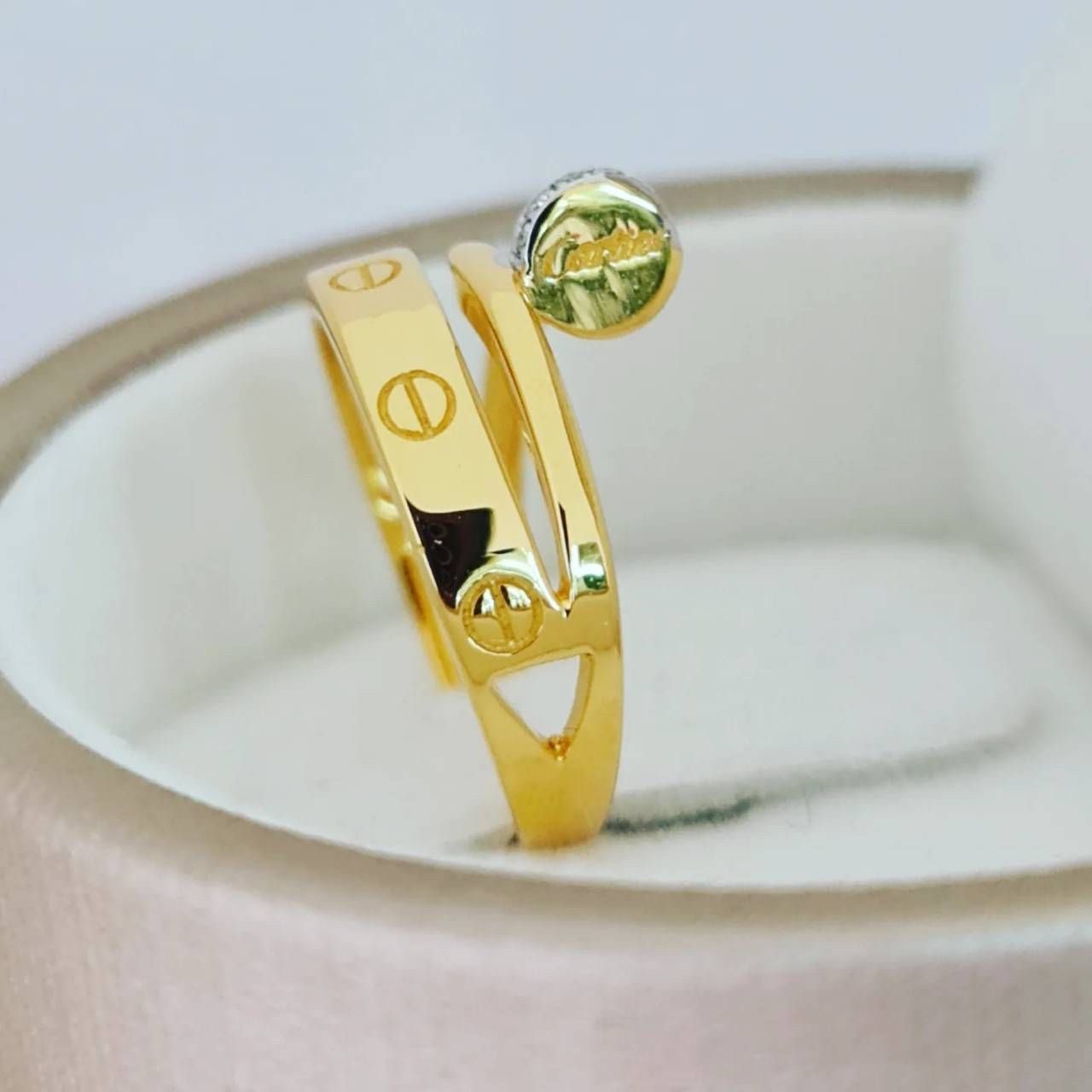 พร้อมส่งและสั่งผลิตแหวนเพชรตะปู ใส่หนึ่งเหมือนได้สอง แหวนแต่งงาน แหวนหมั้น ใส่เที่ยว ออกงาน แหวนทองคำ 9K เพชรกุหลาบแท้ 0.03 กะรัต 6 เม็ด ราคาถูกมาก ส่งฟรี