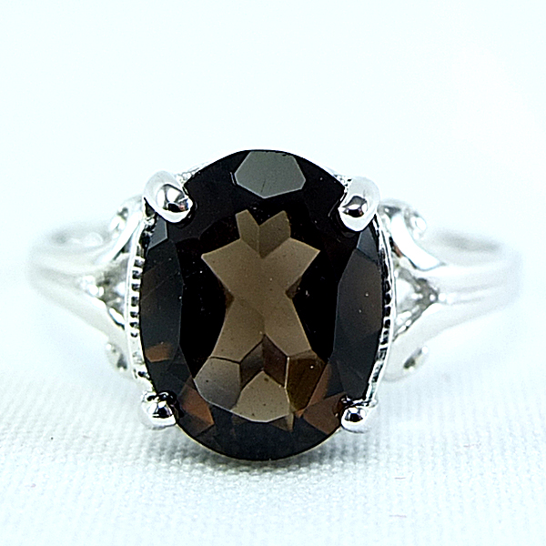 แหวนเงินแท้ราคาถูกชุบทองคำขาว พลอยแท้สโมกกี้ควอทซ์ 2.25 กะรัต งานประณีตสวยงาม สั่งผลิตค่ะ