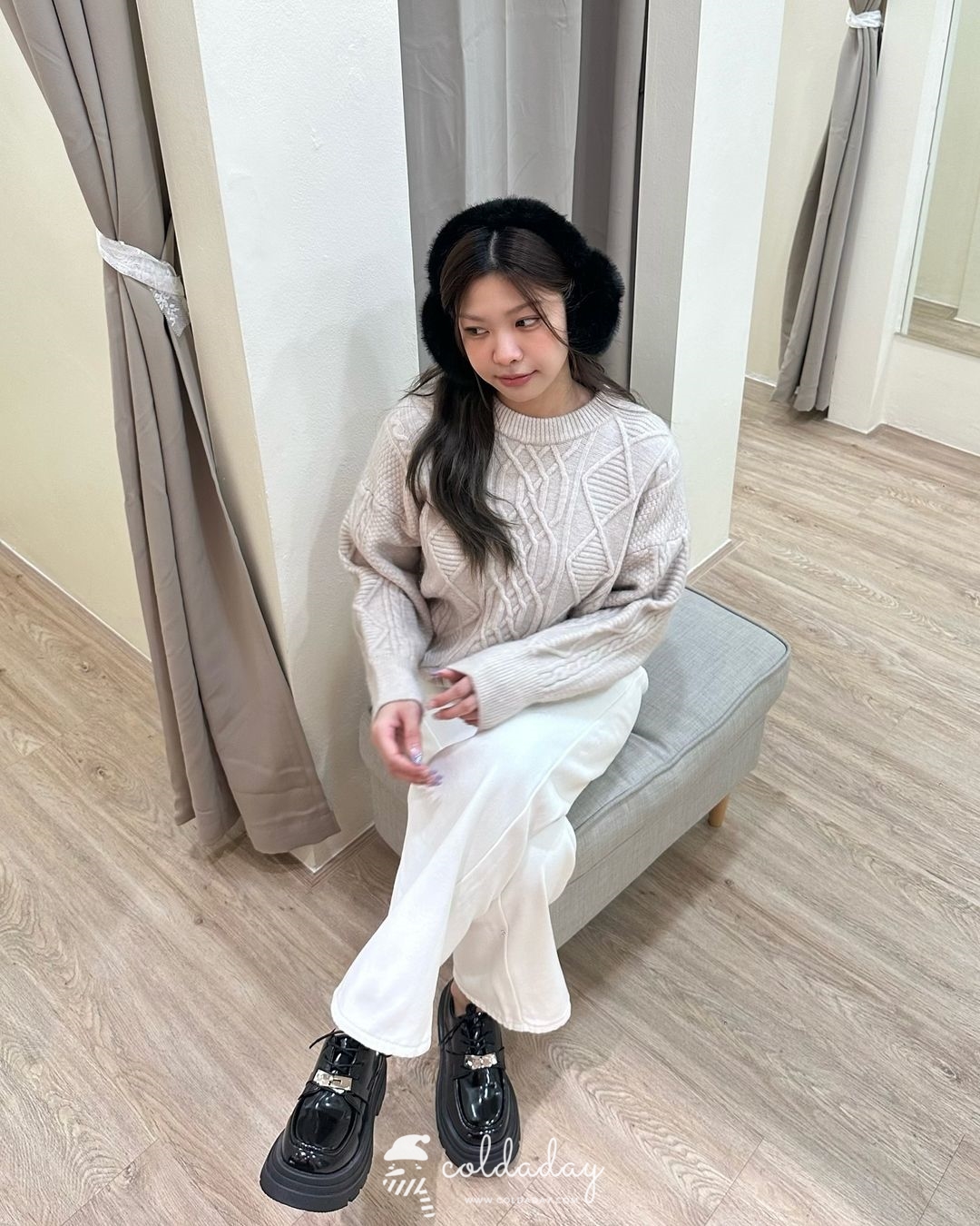 Winter White Jeans กางเกงยีนส์กันหนาวทรงขาตรงสีขาว
