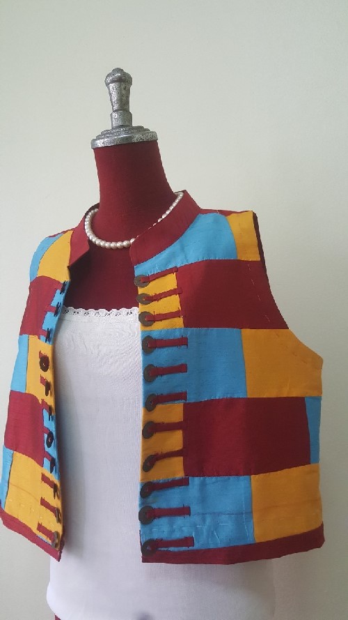 เสื้อผ้าไหมคลุ้มแขนกุด เทห์ ๆ