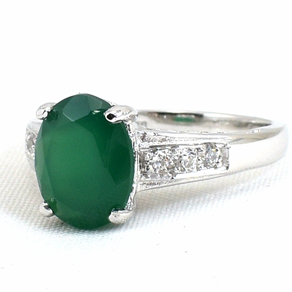 แหวนเงินแท้ราคาถูกชุบทองคำขาว พลอยแท้กรีนอะเกท 2.25 กะรัต เพชรCZ 0.15 กะรัต งานประณีตสวยงาม สั่งผลิตค่ะ