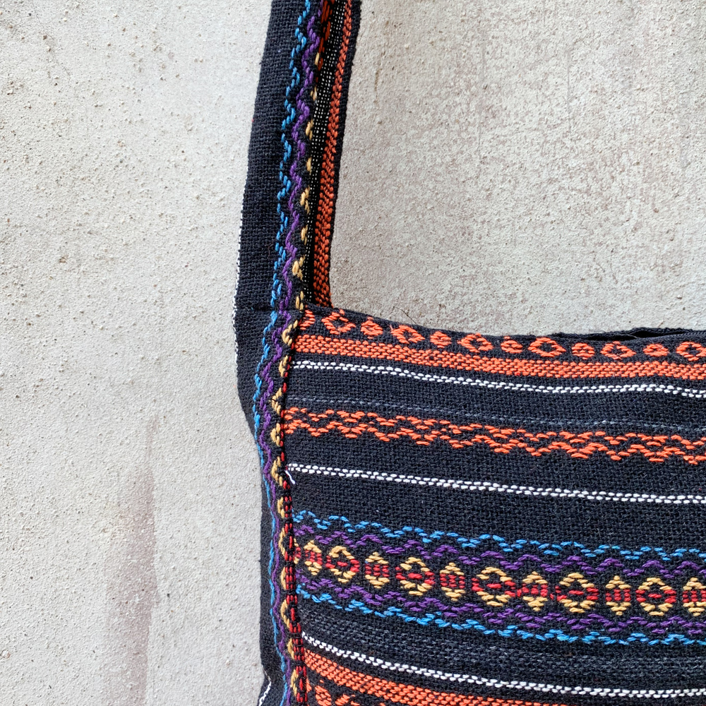 Size M กระเป๋าย่าม ขายย่าม ย่าม ย่ามสะพายข้าง ย่ามกะเหรี่ยง ย่ามชาวเขา กระเป๋าผ้านากา กระเป๋าสะพายข้าง กระเป๋าพาดตัว กระเป๋ามีซิป กระเป๋าฮิปปี้ กระเป๋าแนวๆ กระเป๋าแนวเซอร์ๆ ย่ามราคาถูก