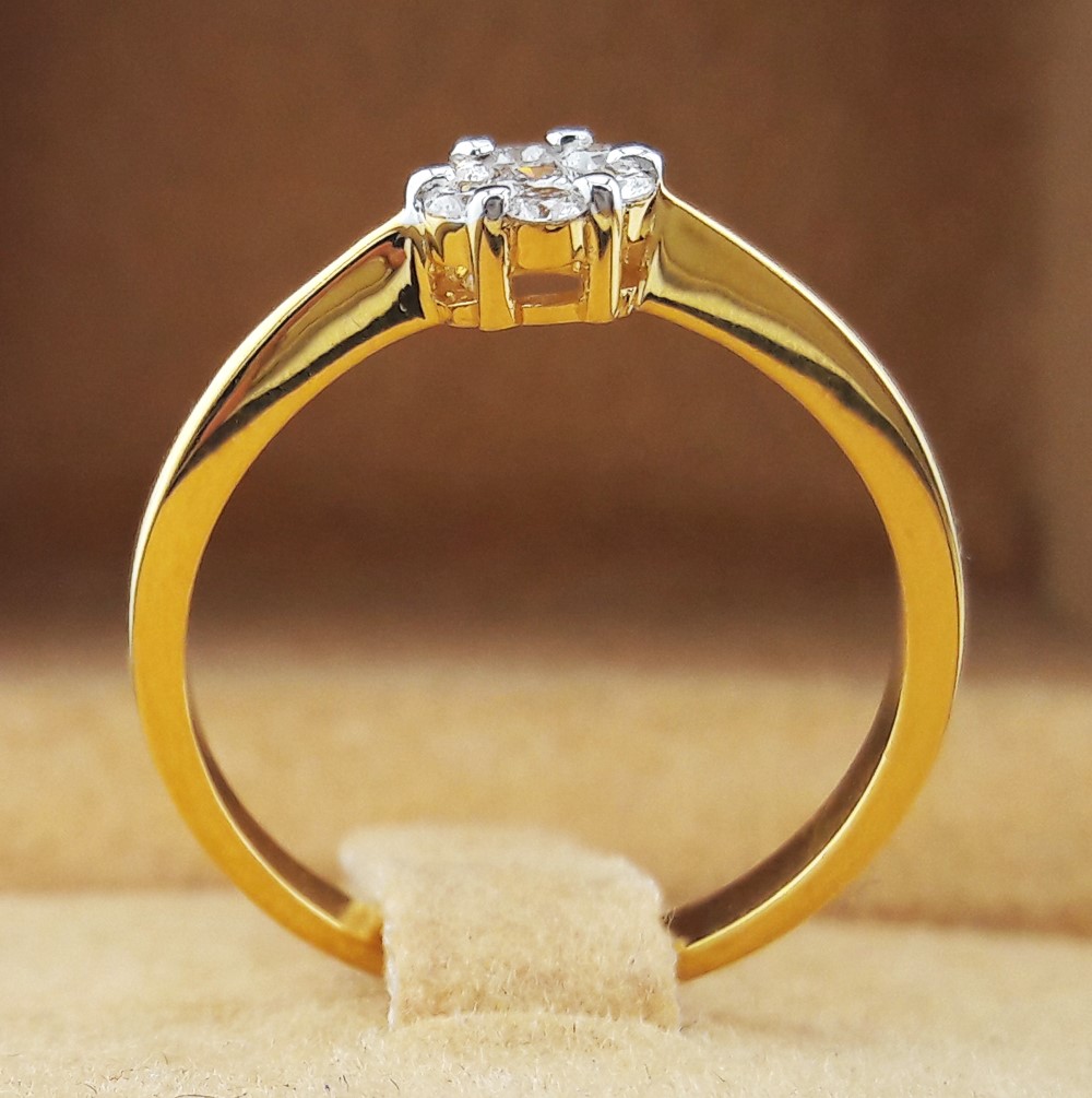 สั่งผลิตเพชรเบลเยี่ยมคัท แหวนแต่งงาน แหวนหมั้น ใส่เที่ยว ออกงาน แหวนทองคำ 18K เพชรแท้ 0.17 กะรัต 2.52 กรัม น้ำ 99 ราคาถูกมาก มีใบรับประกันค่ะ