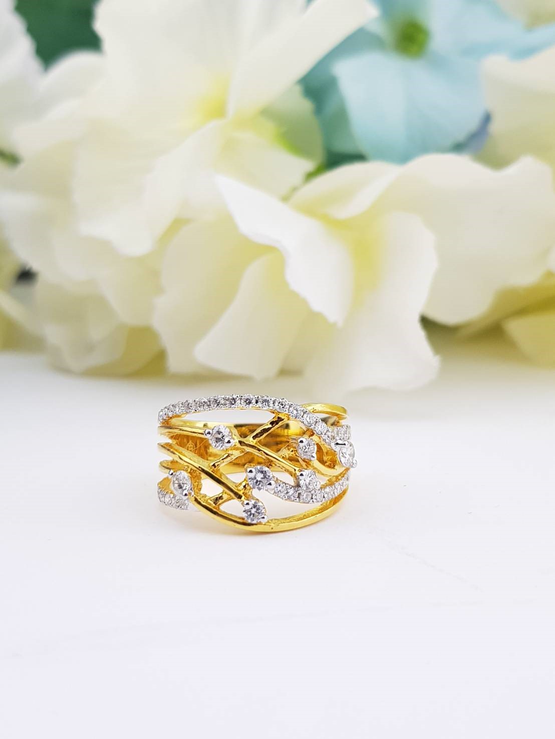 สั่งผลิตเพชรเบลเยี่ยมคัท แหวนแต่งงาน แหวนหมั้น ใส่เที่ยว ออกงาน แหวนทองคำ 18K เพชรแท้ 0.66 กะรัต 6.67 กรัม น้ำ 99 ราคาถูกมาก มีใบรับประกันค่ะ