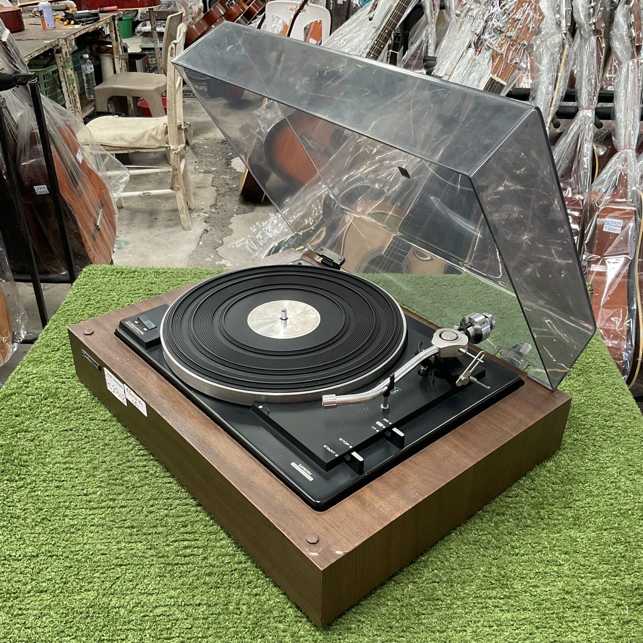 เครื่องเล่นแผ่นเสียง Technics
