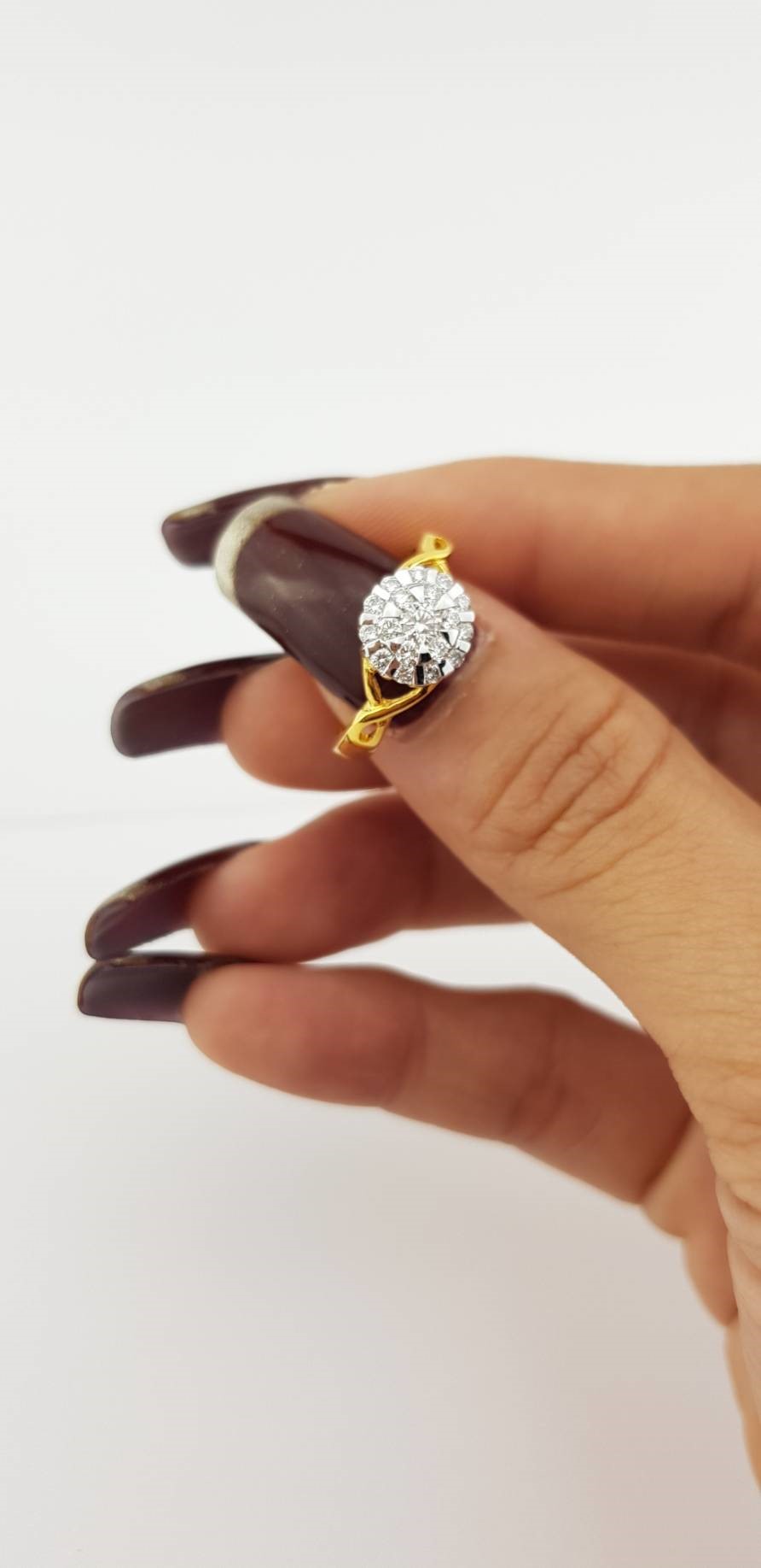 สั่งผลิตเพชรเบลเยี่ยมคัท แหวนแต่งงาน แหวนหมั้น ใส่เที่ยว ออกงาน แหวนทองคำ 18K เพชรแท้ 0.45 กะรัต 3.21 กรัม น้ำ 99 ราคาถูกมาก มีใบรับประกันค่ะ