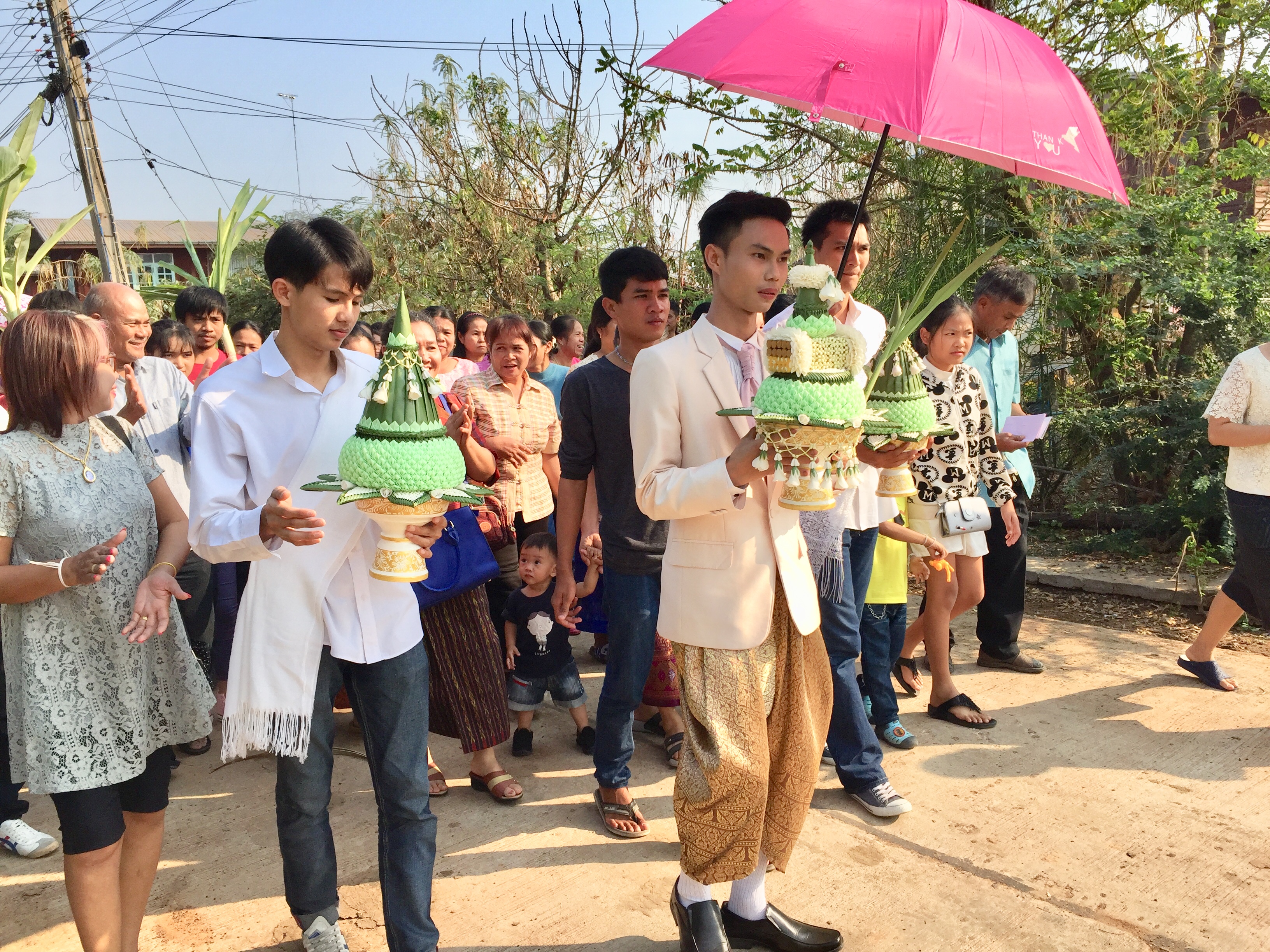 Backdropหลั่งน้ำสังข์ แบบโดมผ้า งานแต่งคุณอุ้ม คุณกอล์ฟ 25กพ61 (อ.บัวใหญ่ จ.นครราชสีมา)