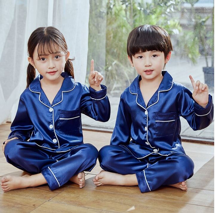 พร้อมส่ง ชุดนอนเด็ก ชุดนอนซาติน เสื้อแขนยาว+กางเกงขายาว