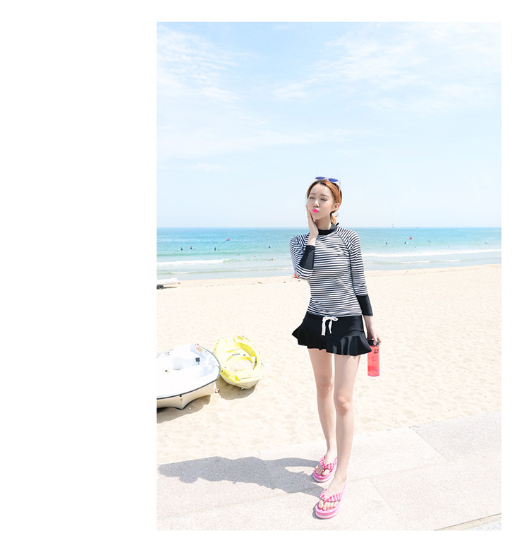 ชุดว่ายน้ำแขนยาว กัน uvรอบอก 34-38 รอบเอว 26-32 สะโพก 34-38 นิ้วค่ะ เนื้อผ้าดีงานสวยมากค่ะ