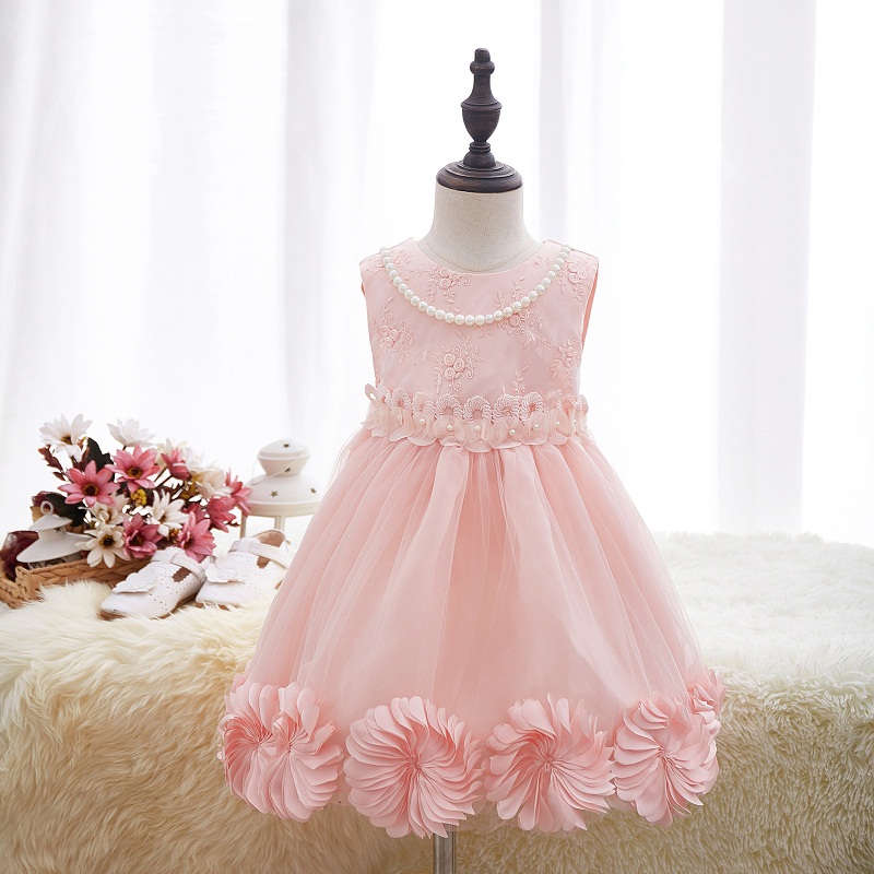 เดรสออกงาน แต่งกุหลาบสีชมพู