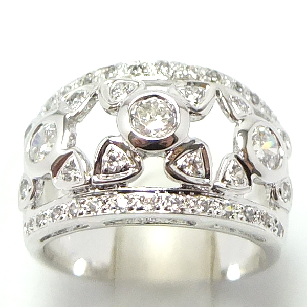 แหวนเงินแท้ราคาถูกชุบทองคำขาว เพชรCZเม็ดกลาง 0.17 กะรัต เพชรCZเม็ดข้าง 0.302 กะรัต งานประณีตสวยงาม สั่งผลิตค่ะ