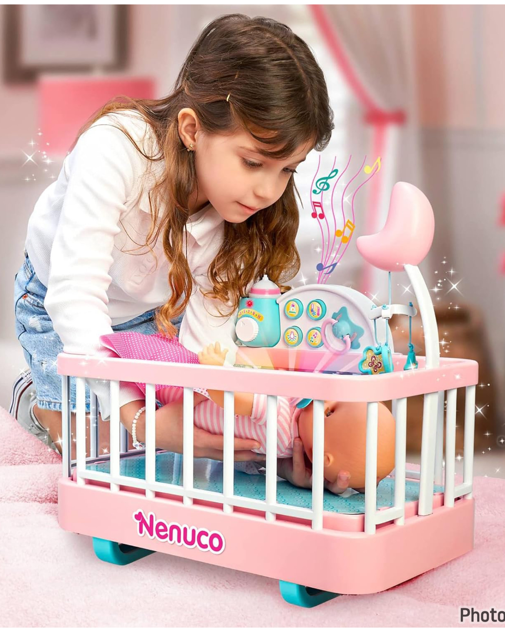 เปลเลี้ยงเด็กมาพร้อมกับตุ๊กตาขนาด 14 นิ้ว Nenuco Good Sleep Cradle with Baby Doll, Crib, and Accessories, 14” Doll