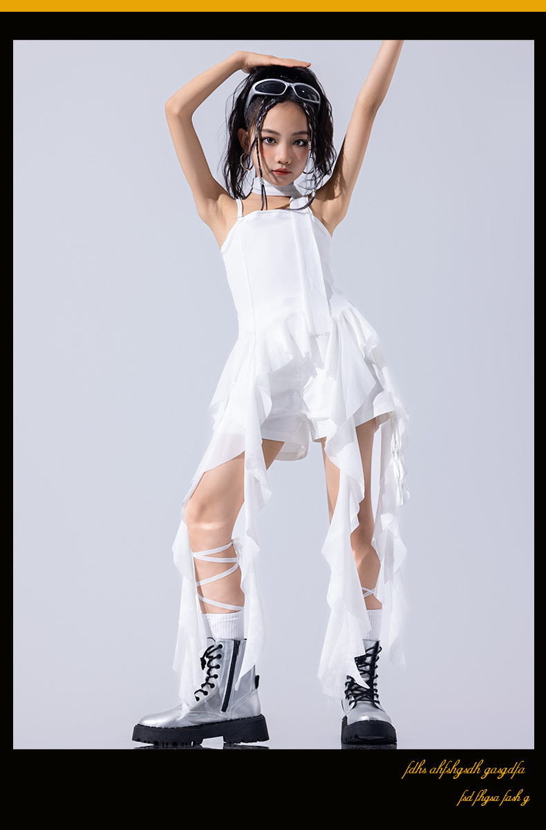 สินค้าพร้อมส่ง ***ชุดเต้น เซ็ตเสื้อกั๊กดำ ขาว +กางเกงขายาวขาวสั้นดำ