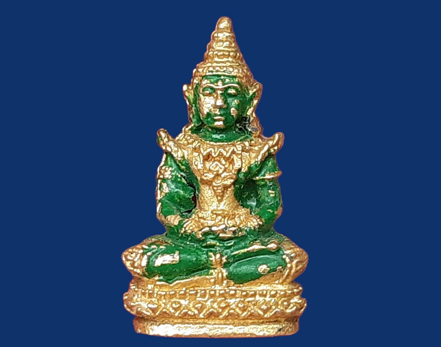 พระพุทธมหามณีรัตนปฏิมากร (พระแก้วมรกต) วัดพระศรีรัตนศาสดาราม (วัดพระแก้ว) กรุงเทพมหานคร ปี 2525 ฉลองรัตนโกสินทร์ 200 พิมพ์ใหญ่