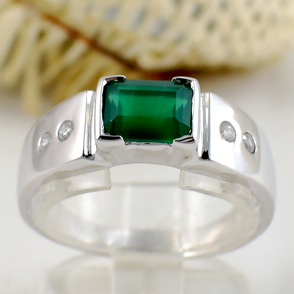 แหวนเงินแท้ราคาถูกชุบทองคำขาว พลอยแท้กรีนอะเกท 0.75 กะรัต เพชรCZ 0.12 กะรัต งานประณีตสวยงาม สั่งผลิตค่ะ