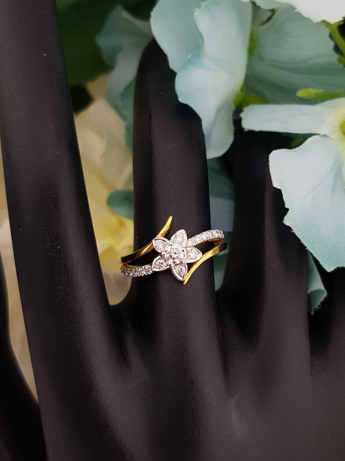 สั่งผลิตเพชรเบลเยี่ยมคัท แหวนแต่งงาน แหวนหมั้น ใส่เที่ยว ออกงาน แหวนทองคำ 18K เพชรแท้ 0.36 กะรัต 2.84 กรัม น้ำ 99 ราคาถูกมาก มีใบรับประกันค่ะ