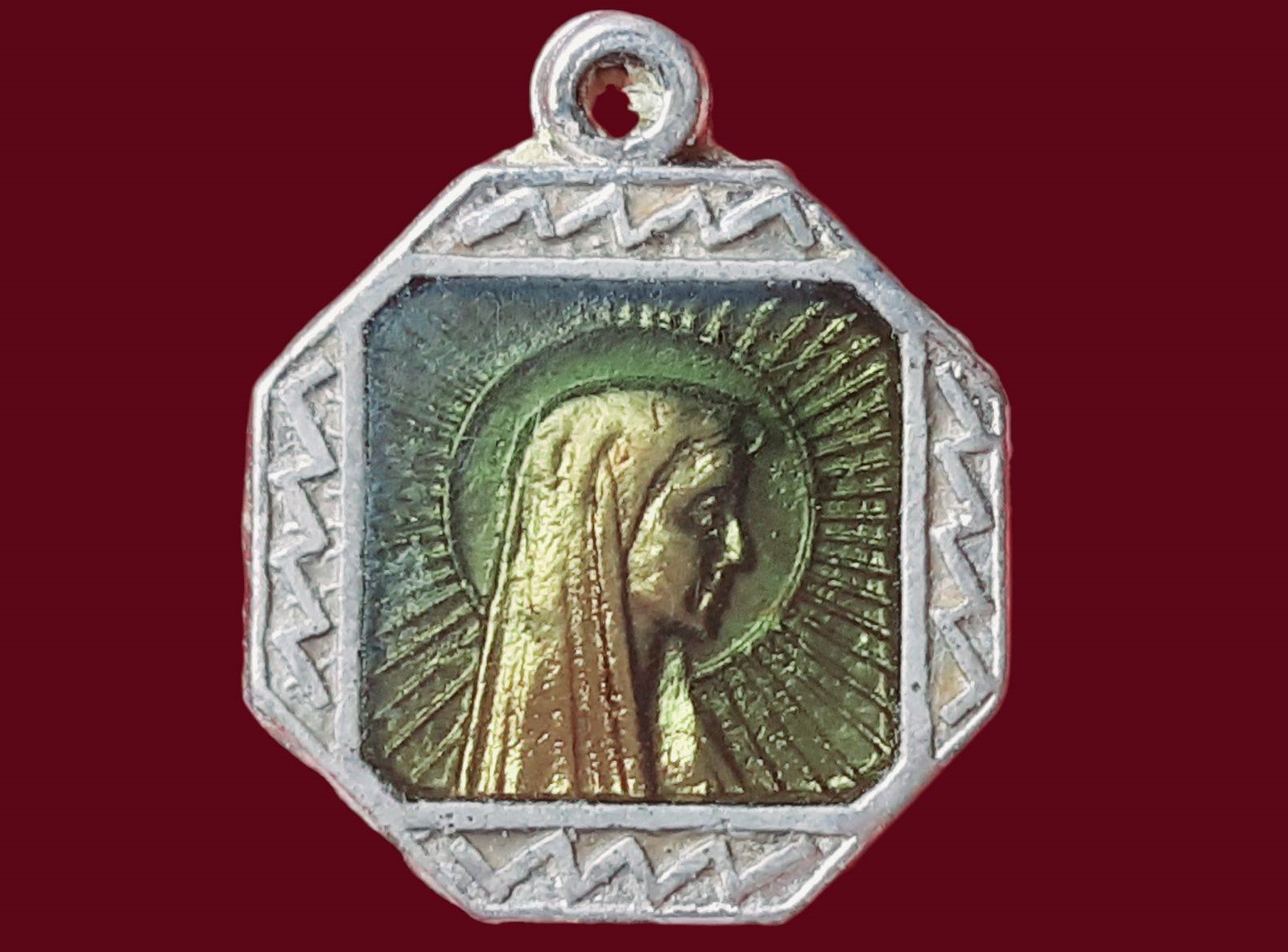 เหรียญ แม่พระมารี (มารดาพระเยซู) หลัง แม่พระประจักษ์แห่งลูร์ด ฝรั่งเศส