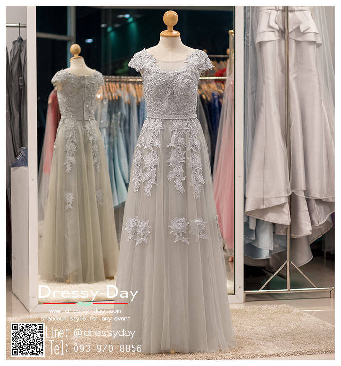 รหัส ชุดราตรี : PFL022 ชุดราตรียาวตกแต่งลูกไม้งานสวย สีเทาเงิน ชุดพรีเวดดิ้งพร้อมส่ง ใส่ถ่ายพรีเวดดิ้งแนวเจ้าหญิง ริมทะเล หรือในสวน แบบชมพู่ สวยมากๆ ค่ะ