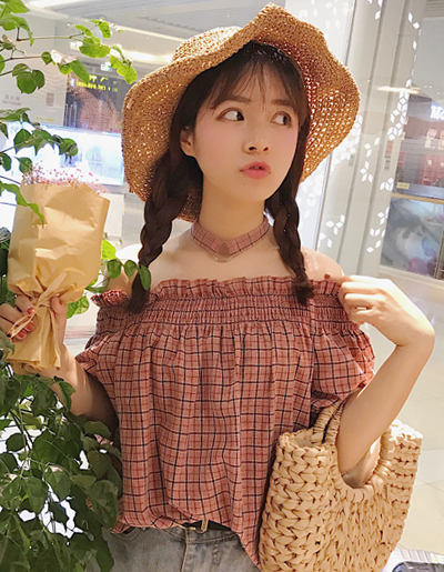 เสื้อแฟชั่นปาดไหล่ลายสก๊อตใส่สายคล้องคอเก๋ๆสไตล์เกาหลี รหัส 1623-สีแดง
