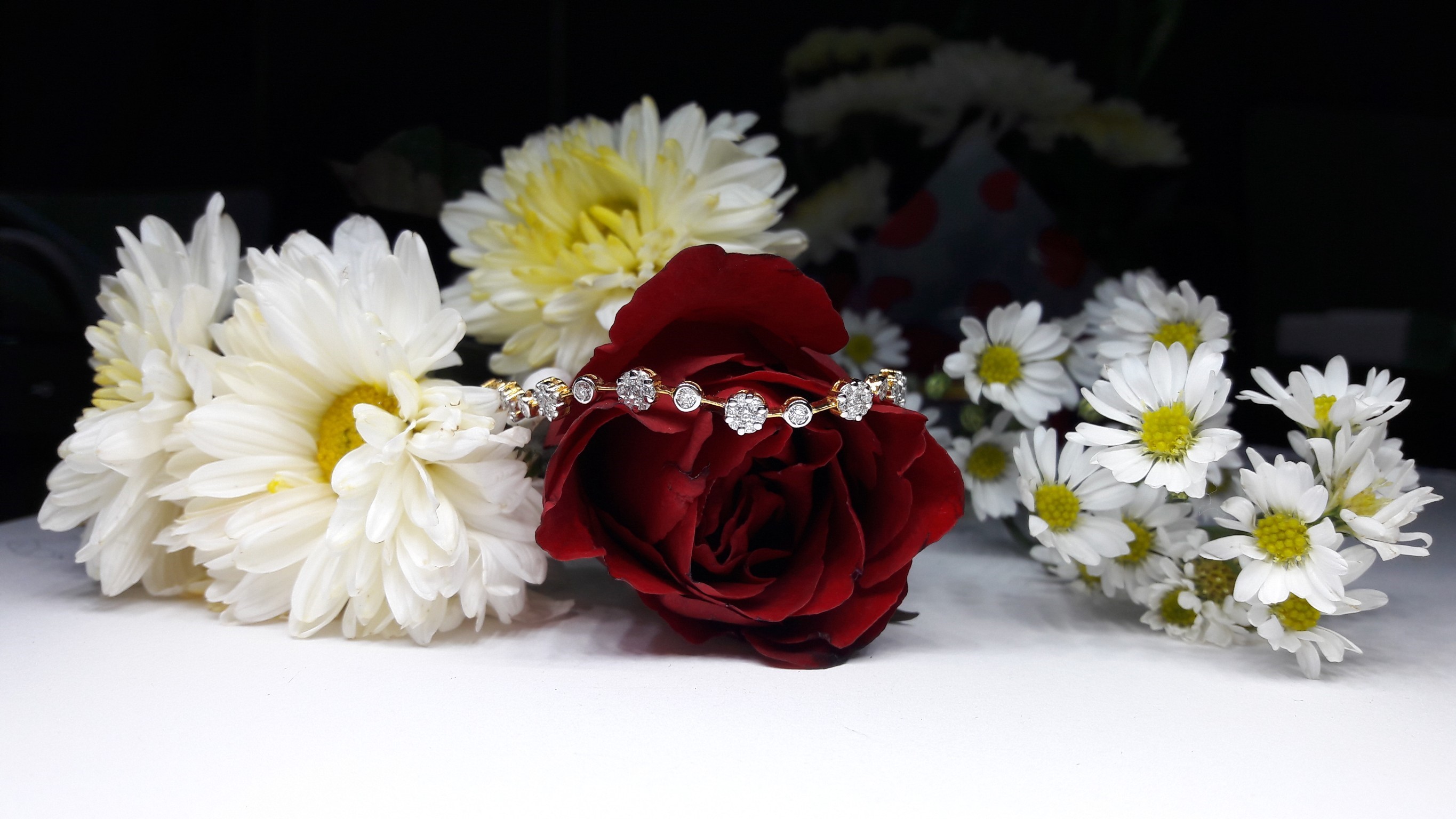 สั่งผลิตกำไล/สร้อยข้อมือทองเพชรเบลเยี่ยมคัท ใส่ทุกวัน ใส่เที่ยว ออกงาน เพชรแท้ ทอง18K 1.42 กะรัต 7.60 กรัม น้ำ 98 ราคาถูกมาก มีใบรับประกันค่ะ