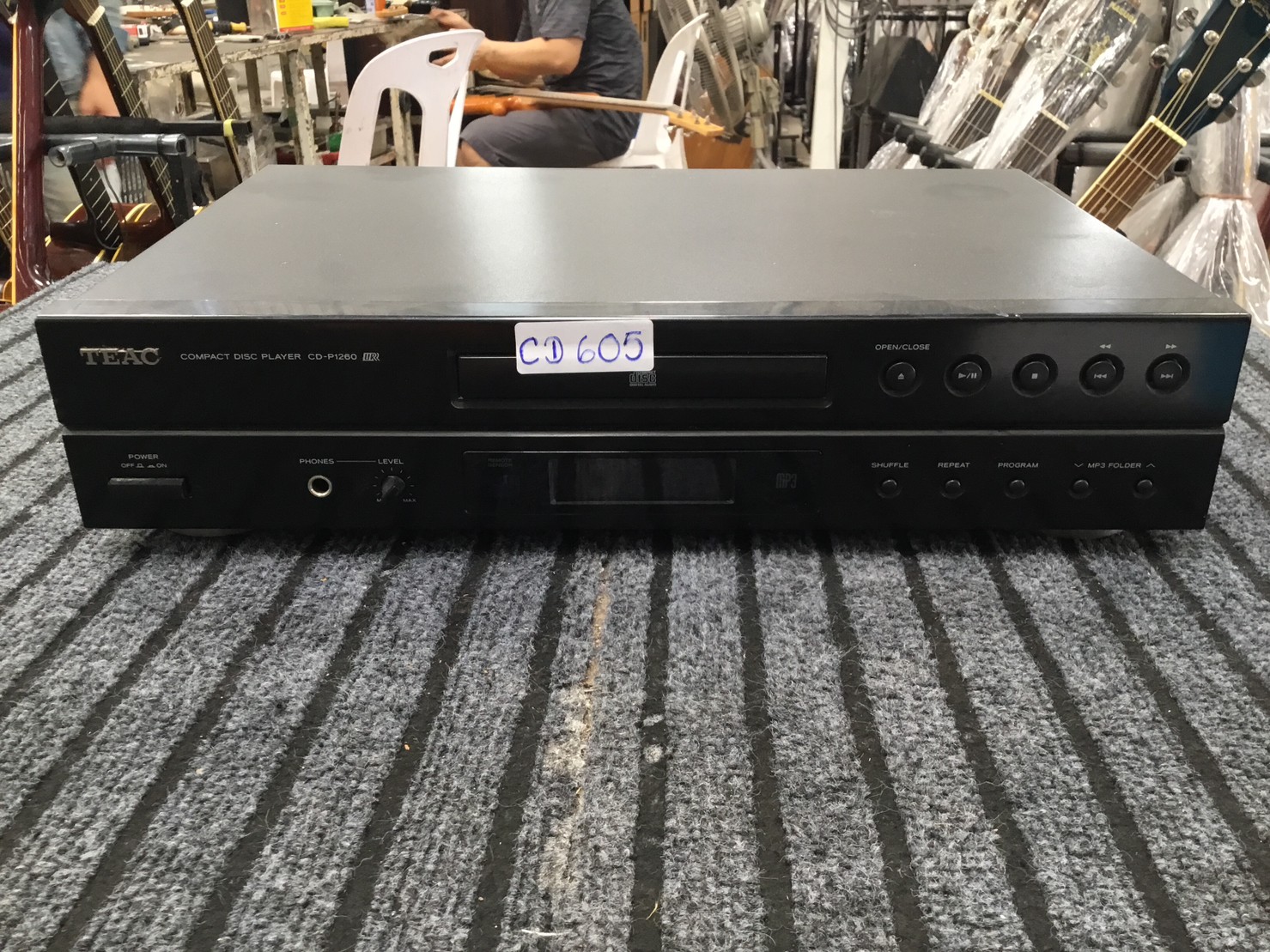 เครื่องเล่น CD TEAC CD-P1260(G)