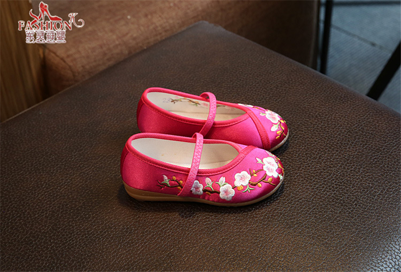 F รองเท้าจีนเด็ก ลายดอกเหมย