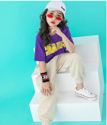 พร้อมส่ง ชุดเต้น แขนสั้น Chare' พร้อม กางเกงคาร์โก้ สีครีม