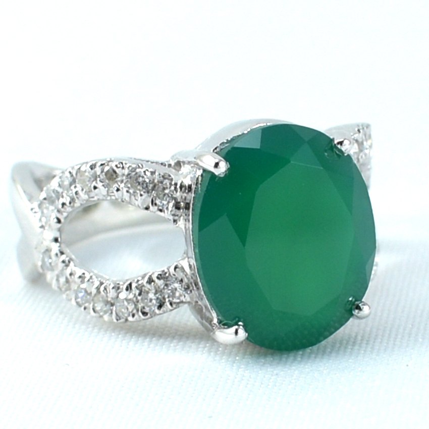 แหวนเงินแท้ราคาถูกชุบทองคำขาว พลอยแท้กรีนอะเกท 4.15 กะรัต เพชรCZ 0.42 กะรัต งานประณีตสวยงาม สั่งผลิตค่ะ