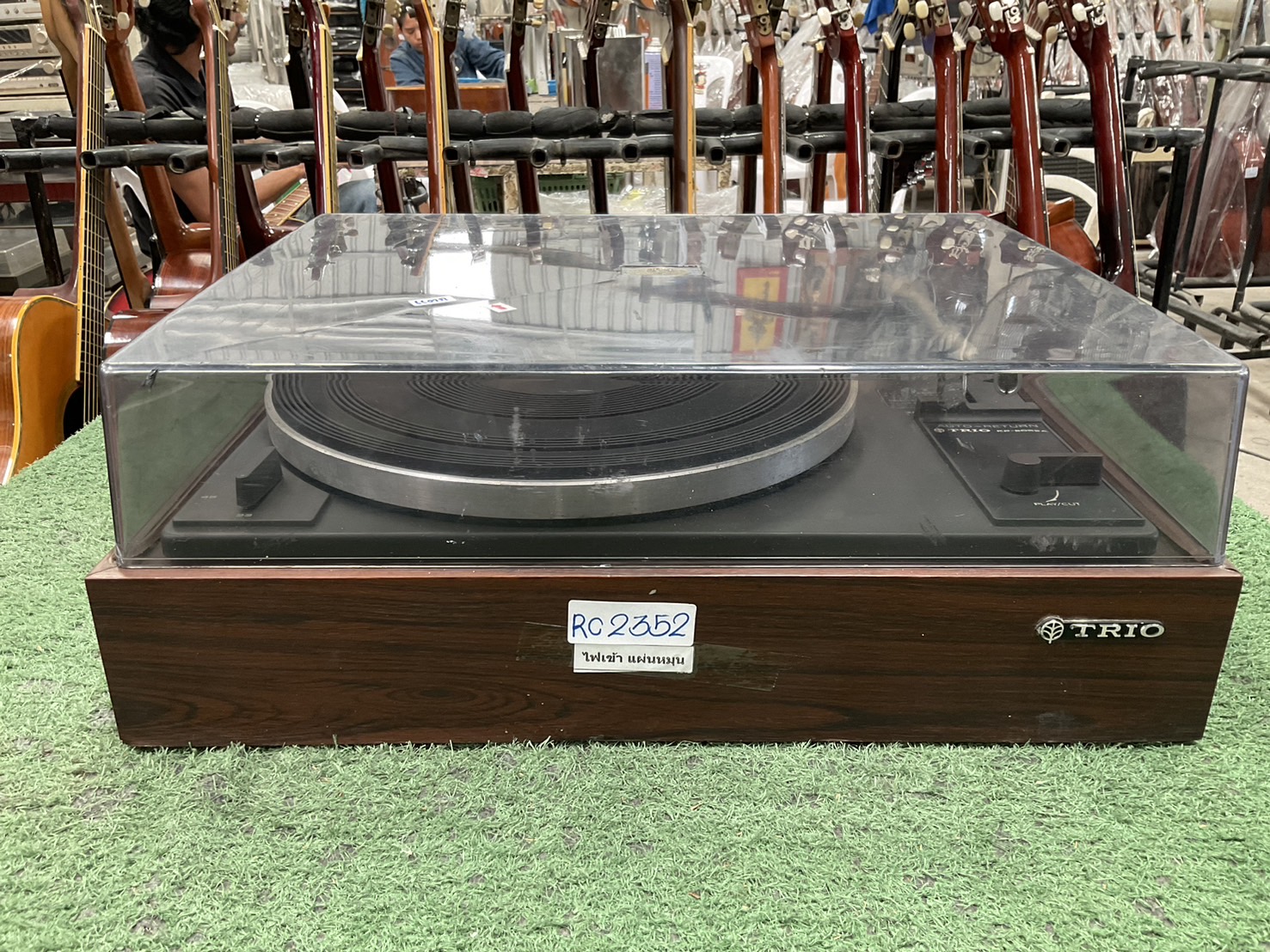 เครื่องเล่นแผ่นเสียง TRIO : KP-2022A