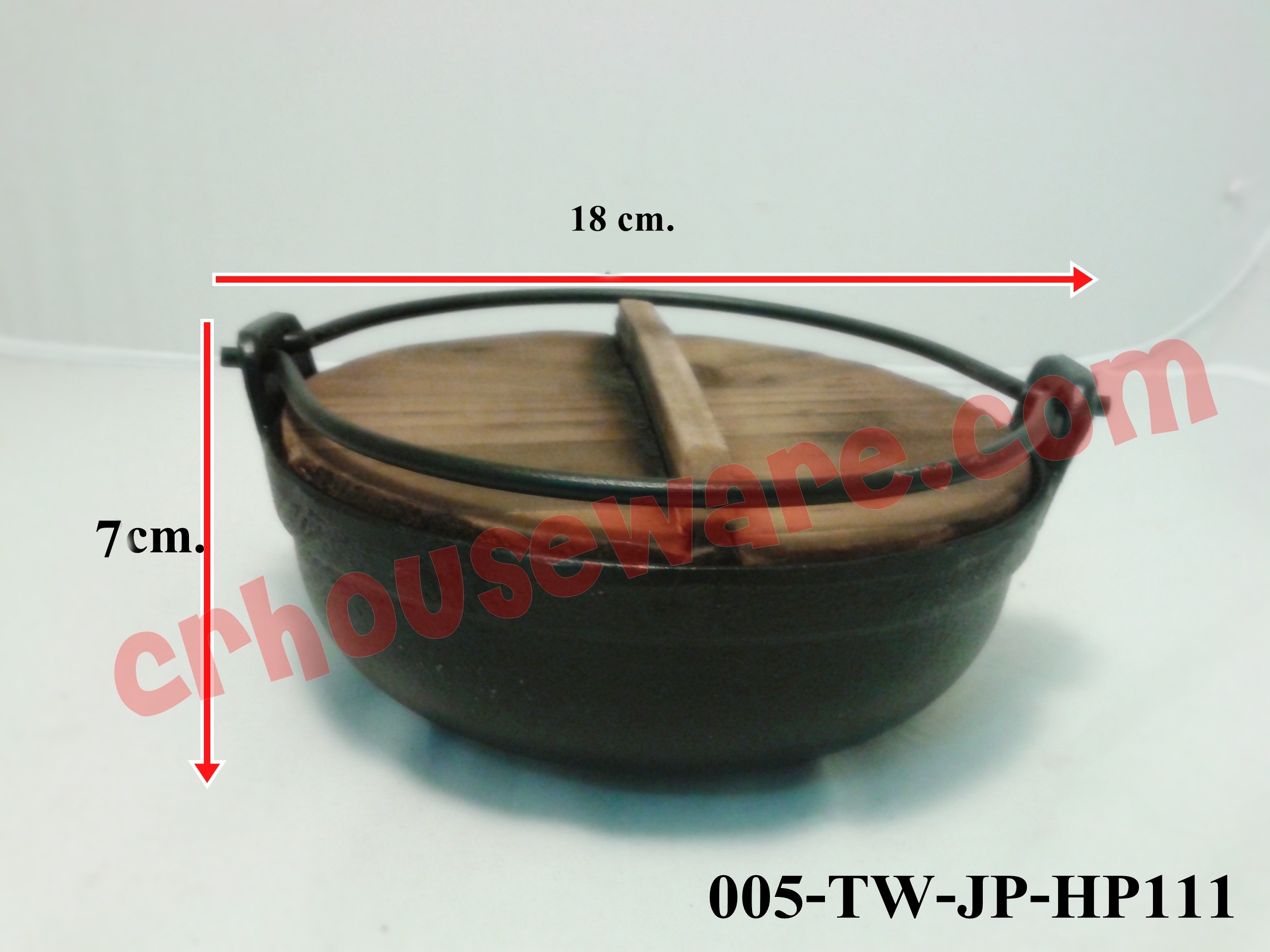 หม้อเหล็กเสริฟอาหารพร้อมฝาไม้ 005-TW-JP-HP111 Iron pot Serve food Wooden with lid. 005-TW-JP-HP111,Nabe Japanese shabu pot,Gang nồi shabu nabe Nhật Bản,បោះសក្តានុពលរបស់ជប៉ុន NABE សាប៊ូដែក,铸铁锅火锅涮日本