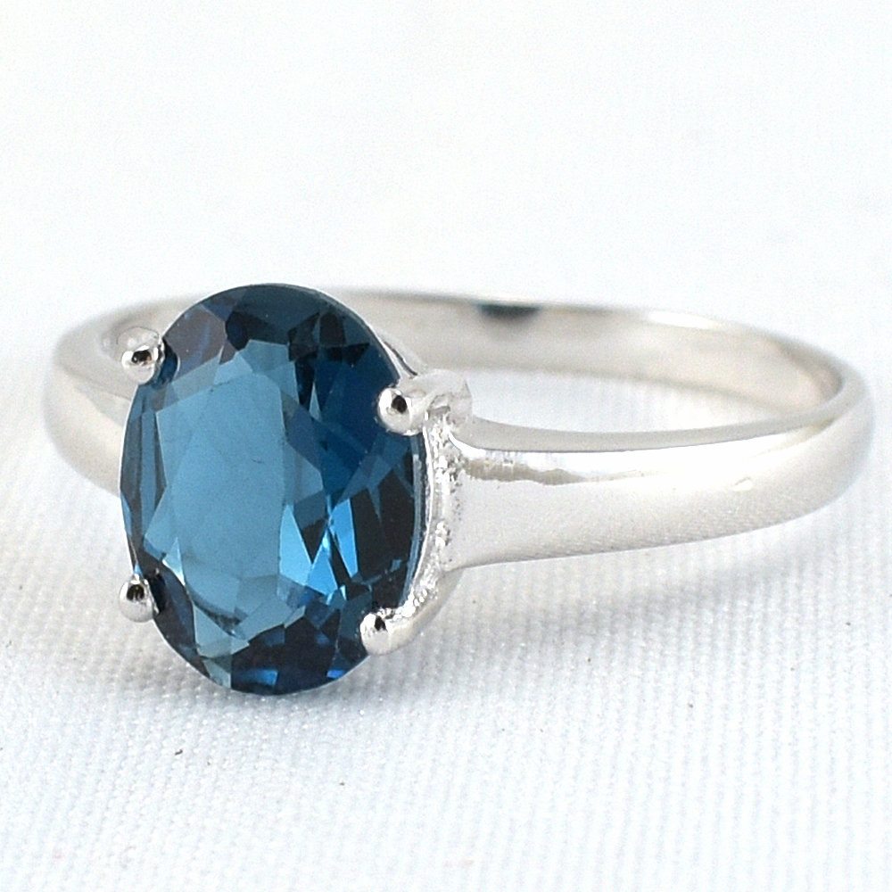 แหวนเงินแท้ราคาถูกชุบทองคำขาว ลอนดอนบลูโทปาซแท้ 2.25 กะรัต งานประณีตสวยงาม สั่งผลิตค่ะ