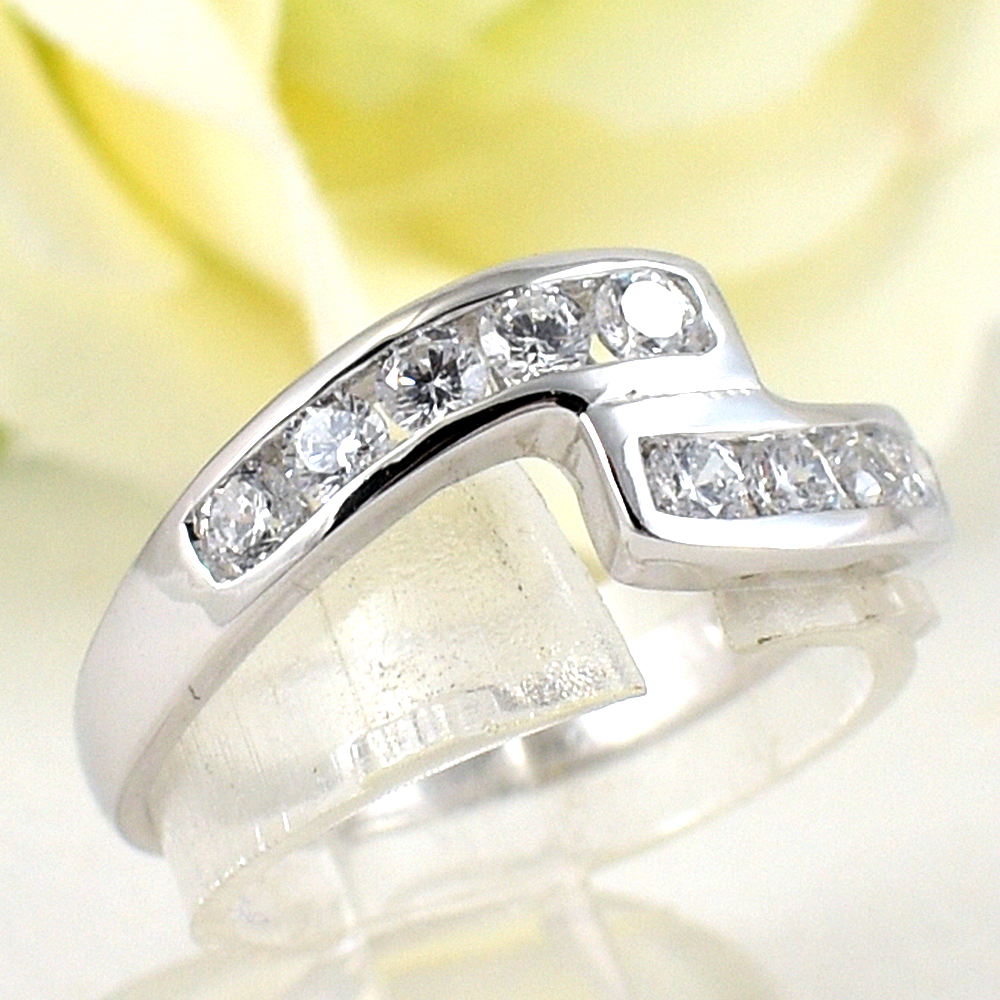 แหวนเงินแท้ราคาถูกชุบทองคำขาว เพชรCZแท้ 0.40 กะรัต งานประณีตสวยงาม สั่งผลิตค่ะ