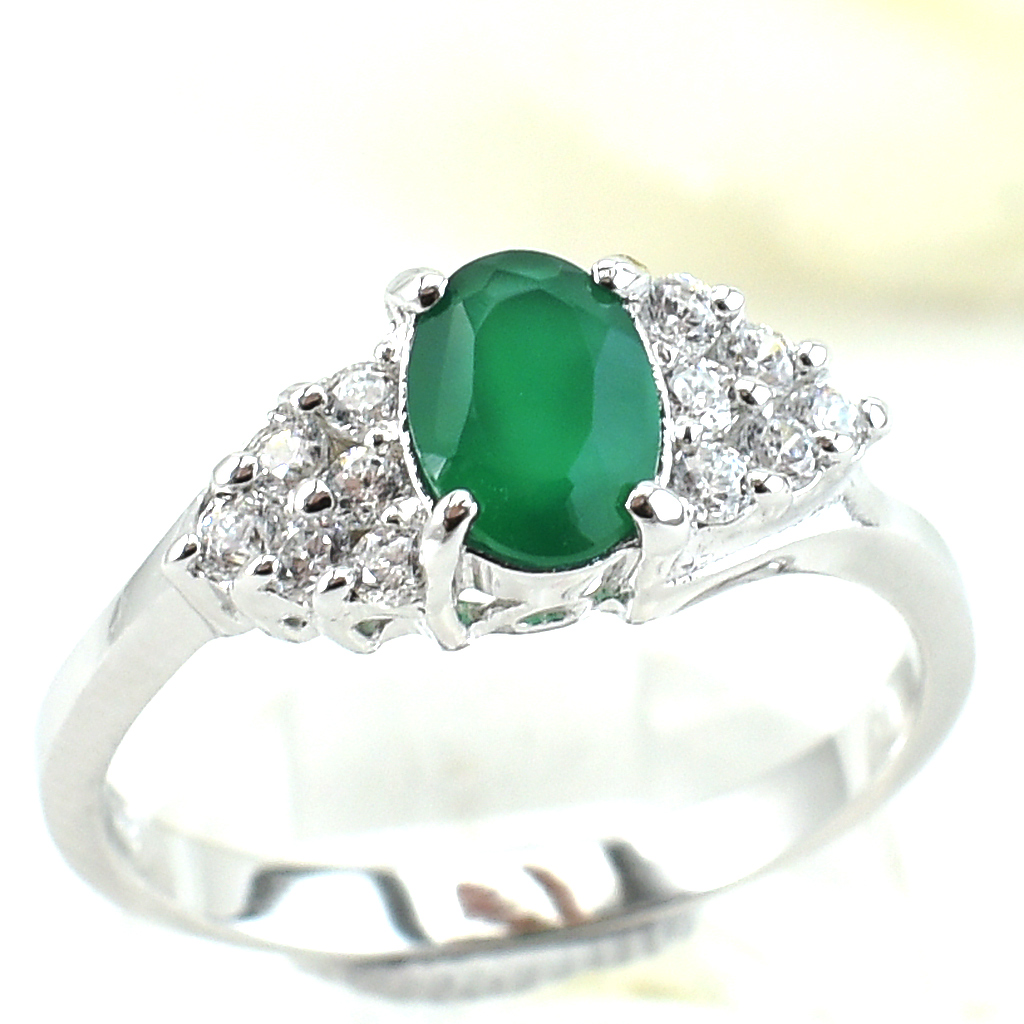 แหวนเงินแท้ราคาถูกชุบทองคำขาว พลอยแท้กรีนอะเกท 0.70 กะรัต เพชรCZ 0.36 กะรัต งานประณีตสวยงาม สั่งผลิตค่ะ