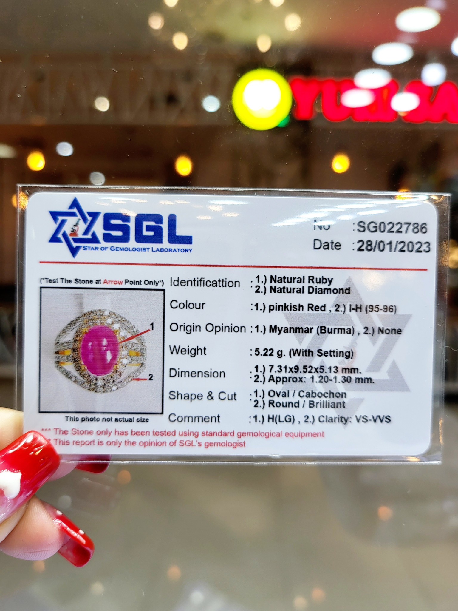 พร้อมส่งและสั่งผลิตแหวนเพชรแท้ พลอยทับทิมอัฟริกาหลังเบี้ยสีแดงอมชมพูสีคล้ายทับทิมพม่า ดีไซน์หน้ากว้างกำลังดี ล้อมเพชรเบลเยี่ยมคัทขาววิ้งไฟดีระยิบระยับเจิดจรัส แหวนแต่งงาน แหวนหมั้น ใส่เที่ยว ออกงาน แหวนทองคำ 9K เพชรแท้ 0.86 กะรัต 86 เม็ด ราคาถูกมาก ส่งฟรี