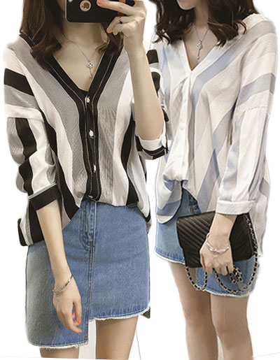 เสื้อแฟชั่นแต่งลายคอวี แบบสวยน่ารักสไตล์เกาหลี มี 2 สี รหัส 1911