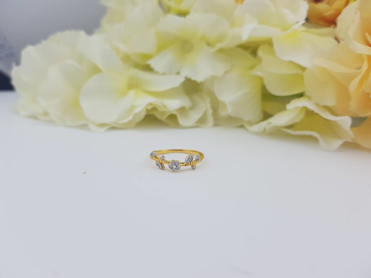 สั่งผลิตเพชรเบลเยี่ยมคัท แหวนแต่งงาน แหวนหมั้น ใส่เที่ยว ออกงาน แหวนทองคำ 18K เพชรแท้ 0.10 กะรัต 1.45 กรัม น้ำ 99 ราคาถูกมาก มีใบรับประกันค่ะ