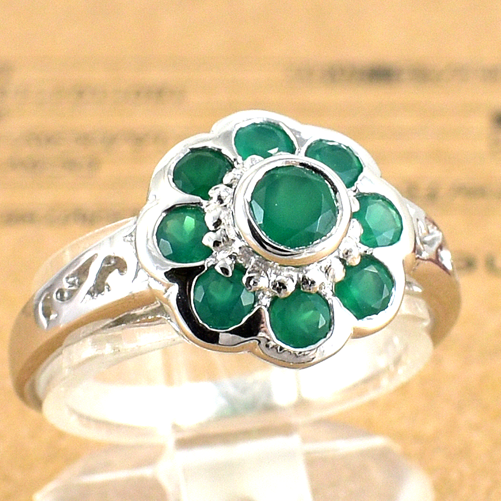 แหวนเงินแท้ราคาถูกชุบทองคำขาว พลอยแท้กรีนอะเกทเม็ดกลาง 0.35 กะรัต เม็ดข้าง 0.48 กะรัต งานประณีตสวยงาม สั่งผลิตค่ะ