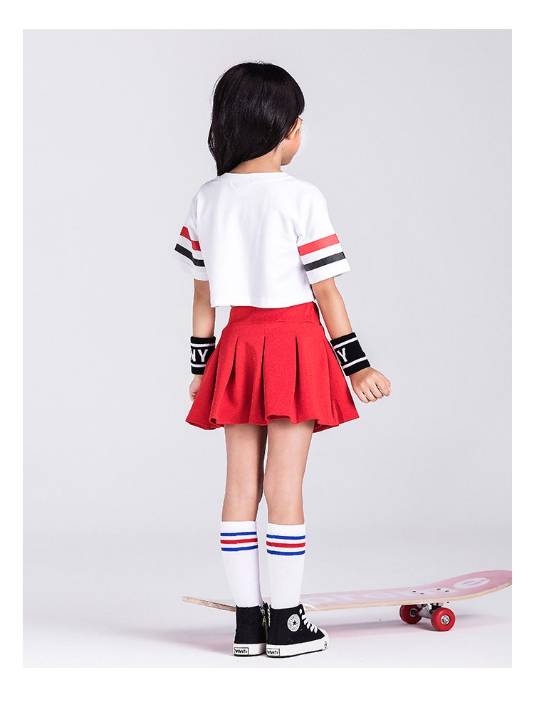 ชุดเต้น ชุดแดนซ์ เสื้อสีขาวลาย 67 +กระโปรงแดง/กางเกงแดง